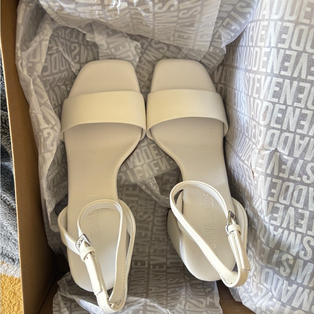 STEVE MADDEN MESSA WHITE LEATHER